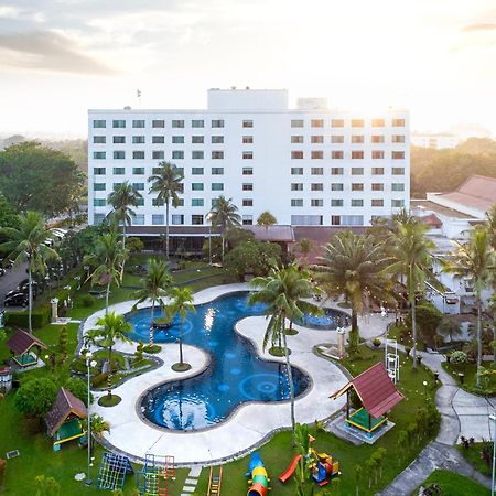 Aryaduta Pekanbaru Esterno foto